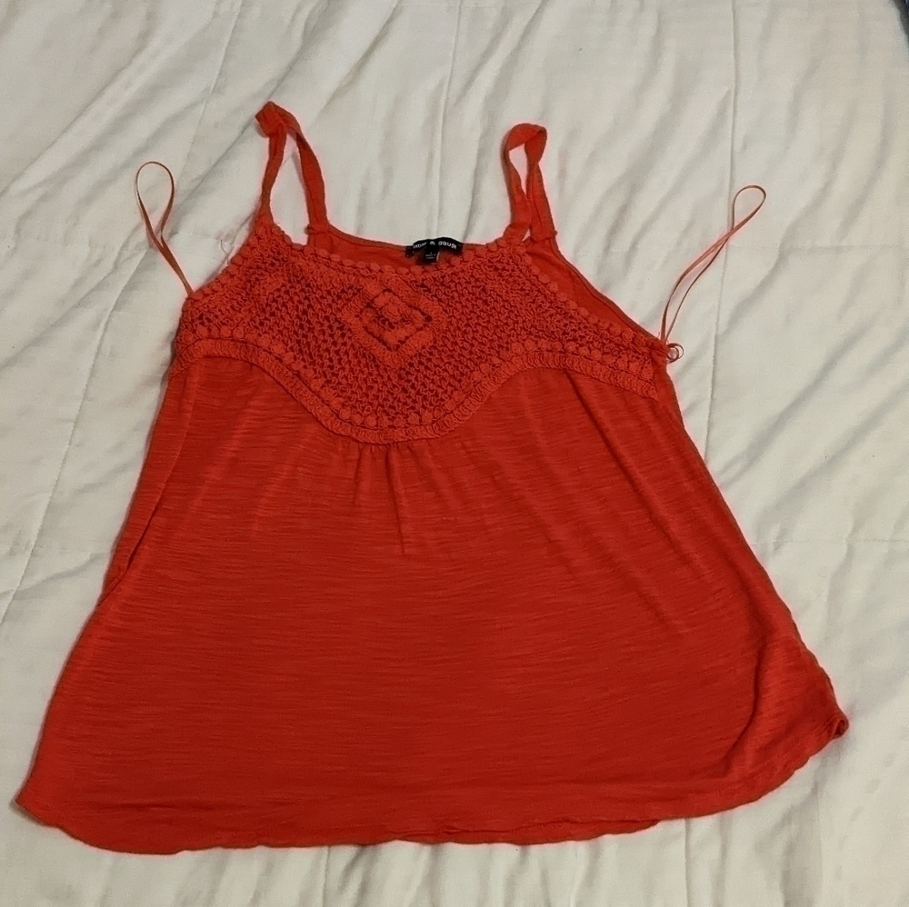 cable & Gauge crocker neckline strappy tank Large